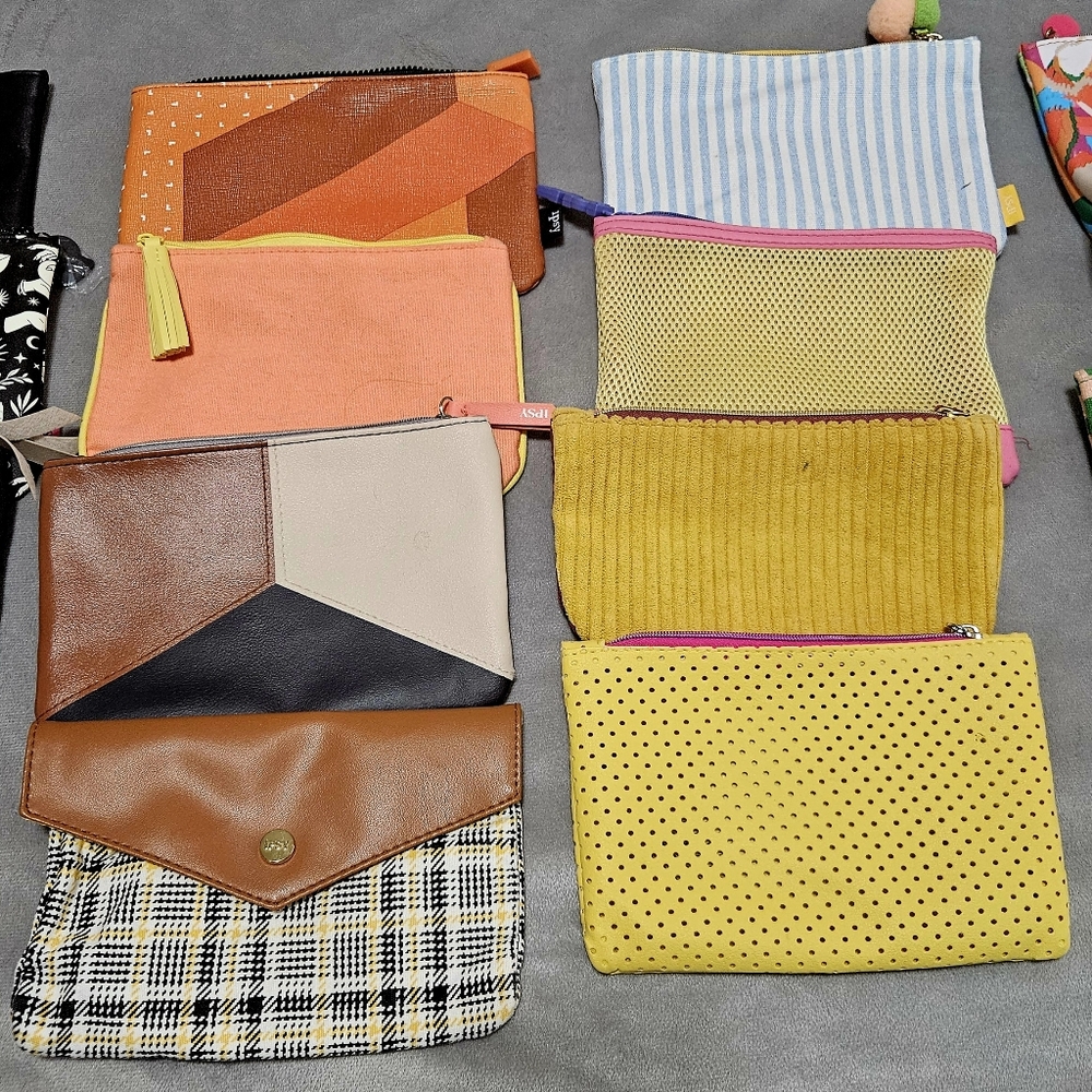 Multicolor makeup bag lot